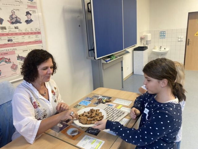 F7F6F9C0-2ED1-4C4A-BB6D-3899BE20BF07